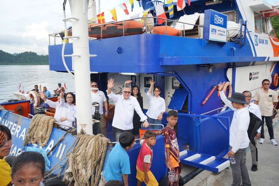 PT Bank Rakyat Indonesia (Persero) Tbk terus memperkuat inklusi keuangan hingga ke wilayah kepulauan dan pesisir melalui layanan Teras Kapal BRI.