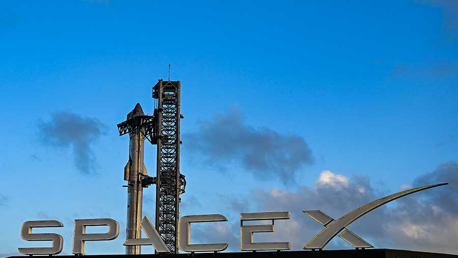 SpaceX (Bloomberg)