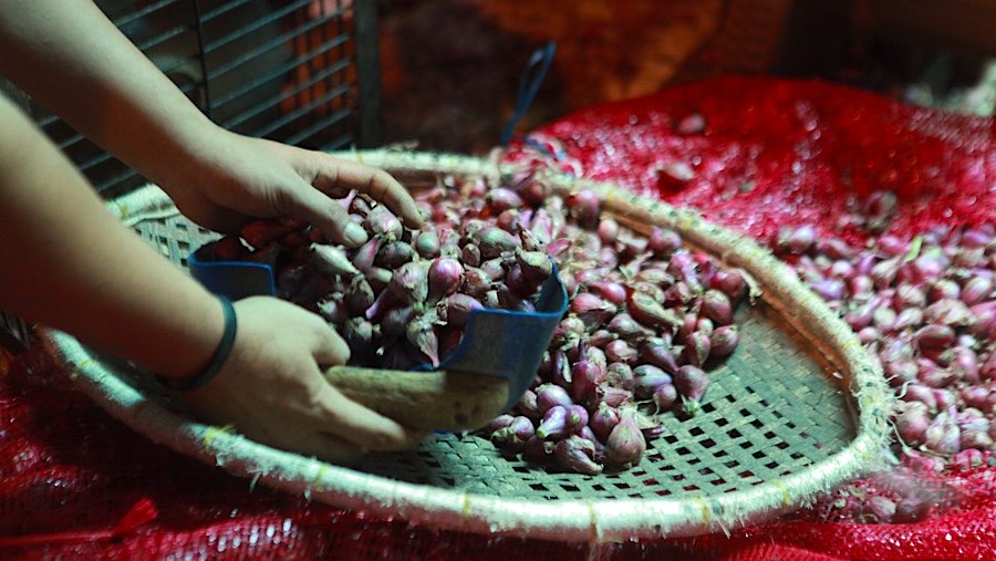 Tren Harga Pangan Akhir Pekan: Bawang Merah Melandai, Cabai Ikut Tertekan
