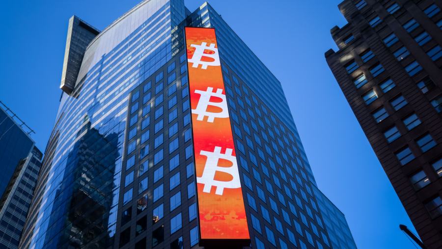 Koreksi Pasar Menekan Bitcoin ke Bawah US$62 Ribu, Mengikuti Jejak Saham Teknologi