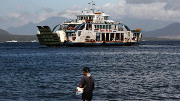 Ilustrasi kapal angkutan penyeberangan. Foto: Antara Foto/Didik Suhartono