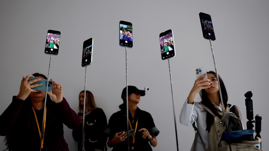Strategi Apple untuk Ponsel Lipat Generasi Kedua: Fokus pada Layar Lebih Lebar dan Engsel Minim Lipatan