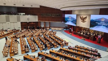 Foto: DPR RI menggelar rapat paripurna ke-22 masa persidangan V tahun sidang 2025-2026. Sebanyak 293 anggota DPR RI hadir. (Adrial/detikcom).
