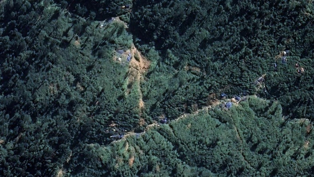 Foto: Penampakan Gunung Emas Pinggir Jakarta yang Hancur via Gmaps