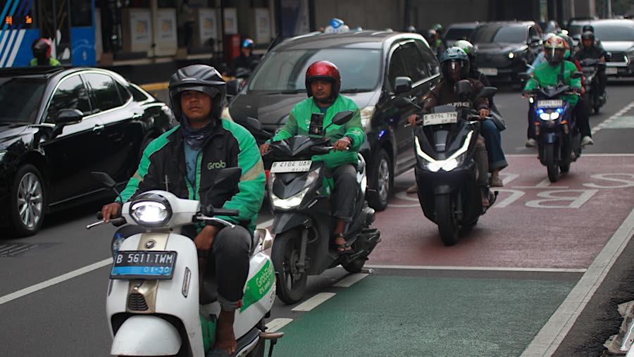 Komisi Maksimal Ojol Turun Jadi 8 Persen: Realisasi Janji Pemerintah untuk Kesejahteraan Mitra Pengemudi