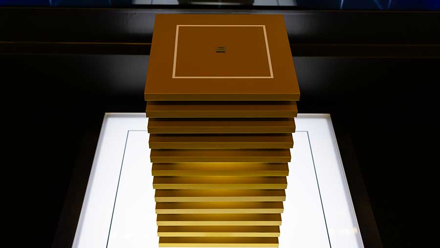 Chip HBM3E dari SK Hynix 12-layer (Bloomberg)
