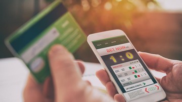 Enam Rintangan Kompleks dalam Perang Melawan Judi Online di Indonesia