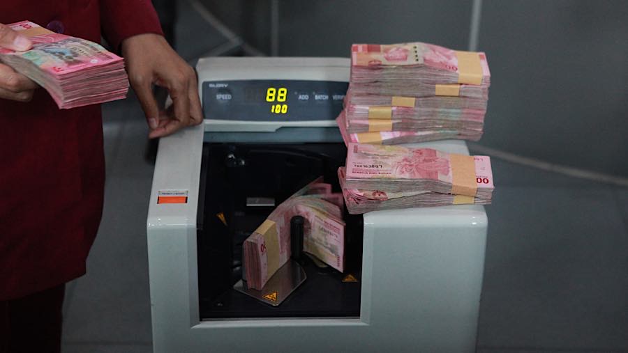 Imbas Konflik Timur Tengah: Rupiah Bergolak, Obligasi AS Tawarkan Pelipur Lara