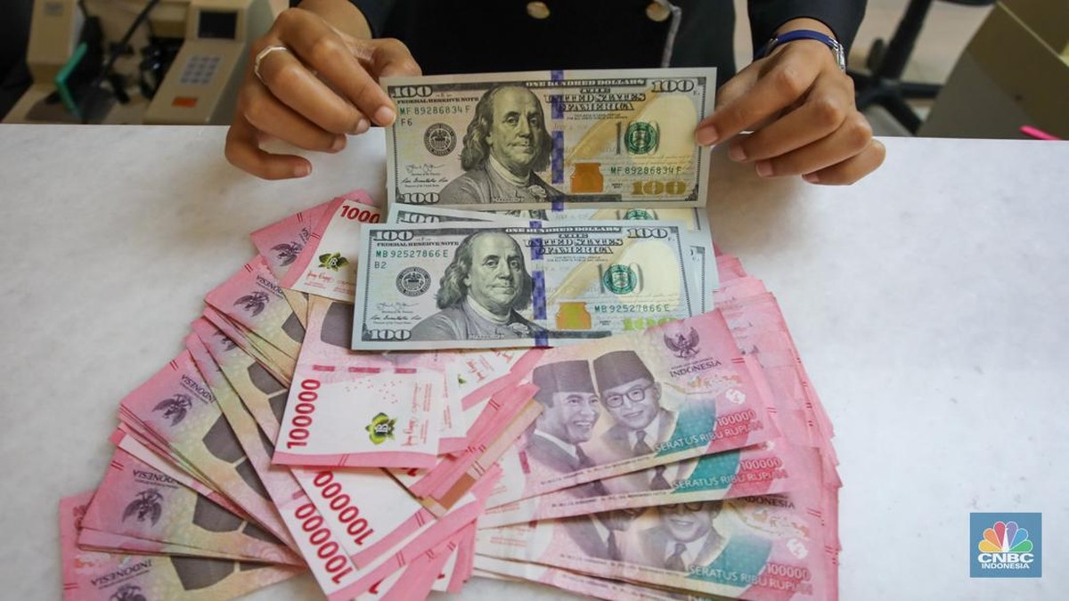 Rupiah Menguat Tipis di Awal Pekan, Dolar AS Tertahan di Tengah Ketegangan Timur Tengah