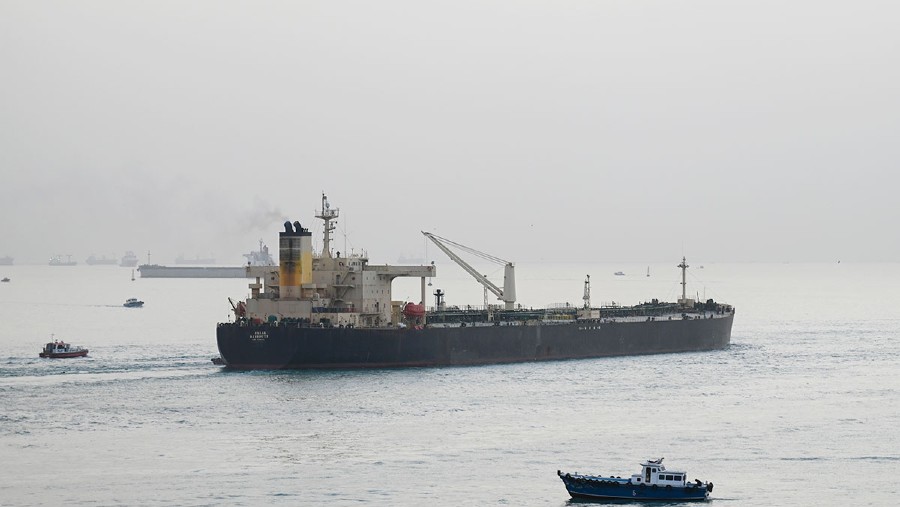 Ekspor Minyak Arab Saudi Lampaui Rekor di Tengah Ketegangan Laut Merah